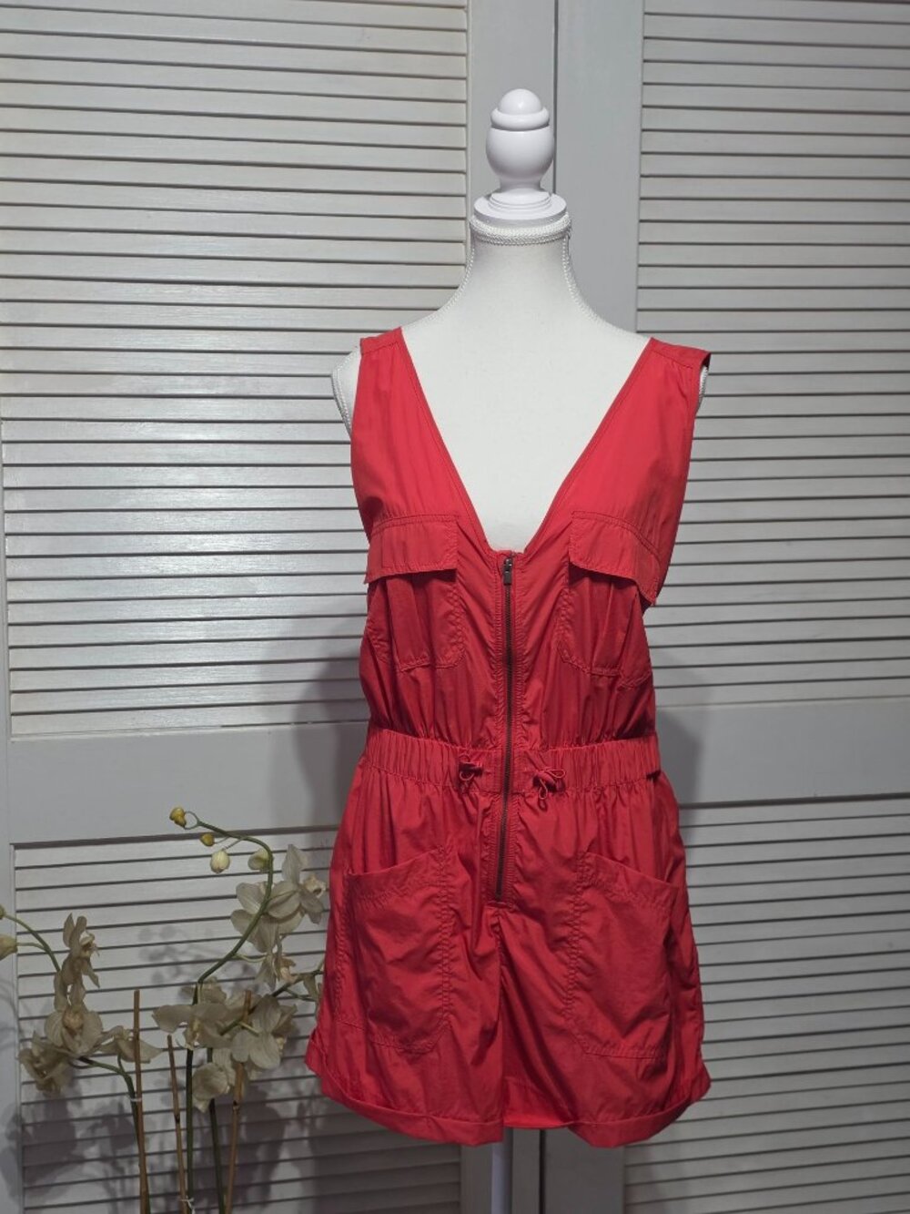 FP Movement by Free People Women's Red Noiseless Back on Trek Shortsie Sz M 3888